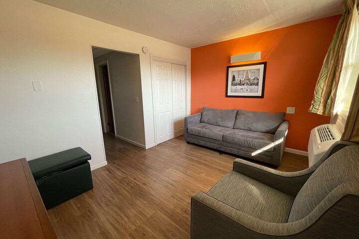 Room 7 of 13