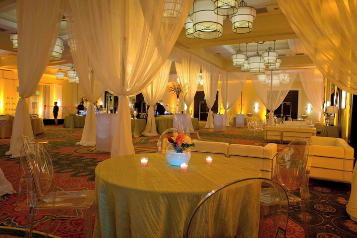 Ballroom/Hall 63 of 72