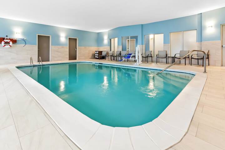 Holiday Inn Express & Suites Hebron - Cincinnati Airport by IHG