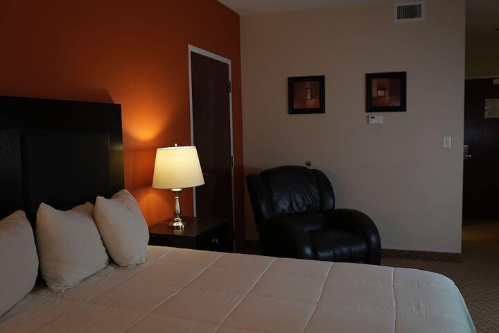 Room 11 of 17