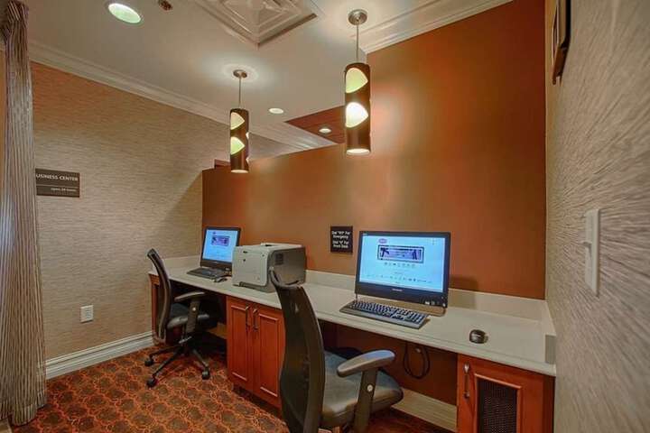 Business Center 21 of 21