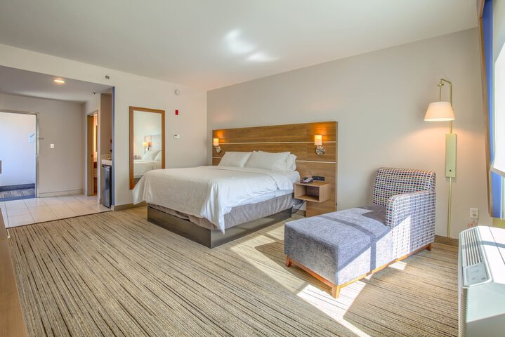 Holiday Inn Express & Suites Gulf Shores by IHG
