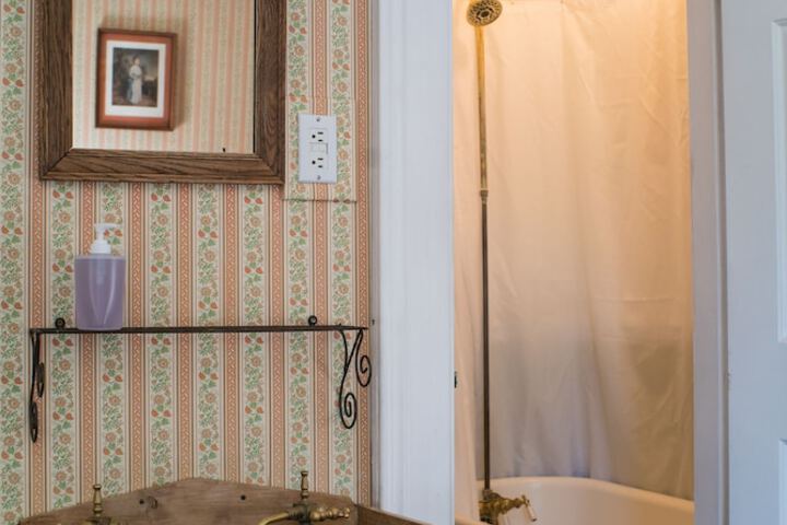 Room 11 of 50