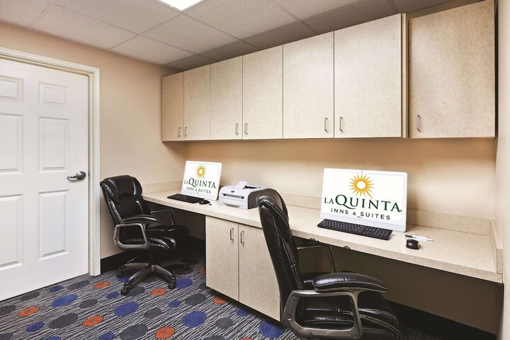 Business Center 41 of 41