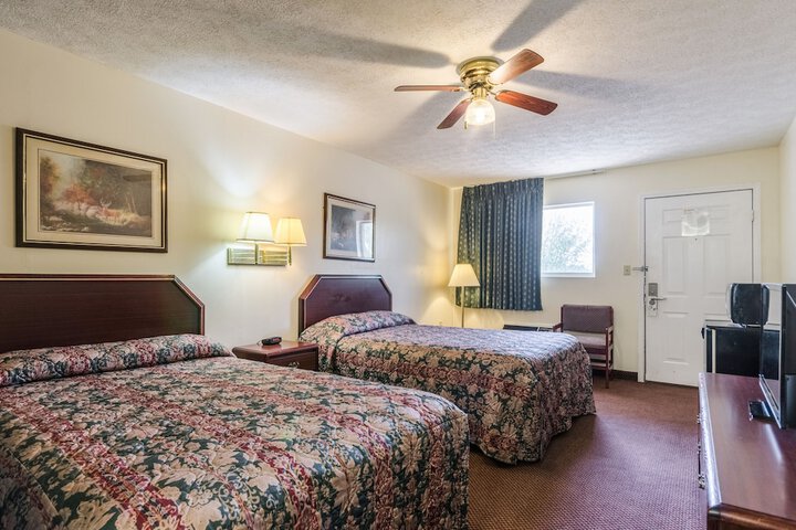 Room 33 of 43