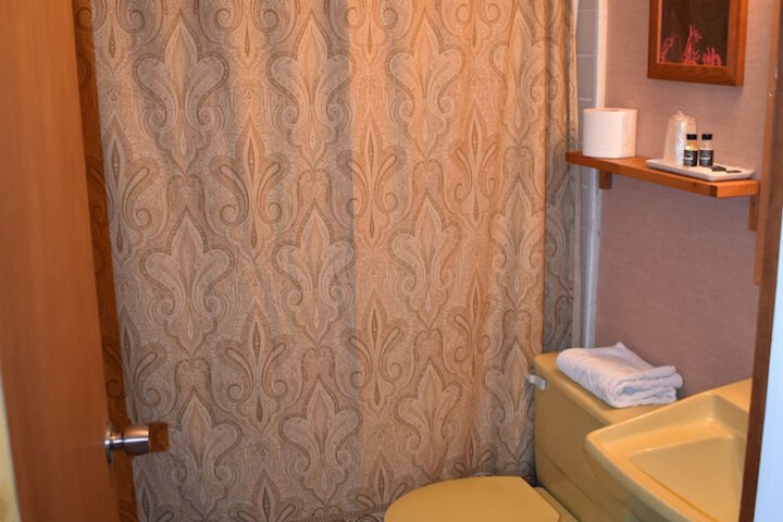 Room 6 of 23