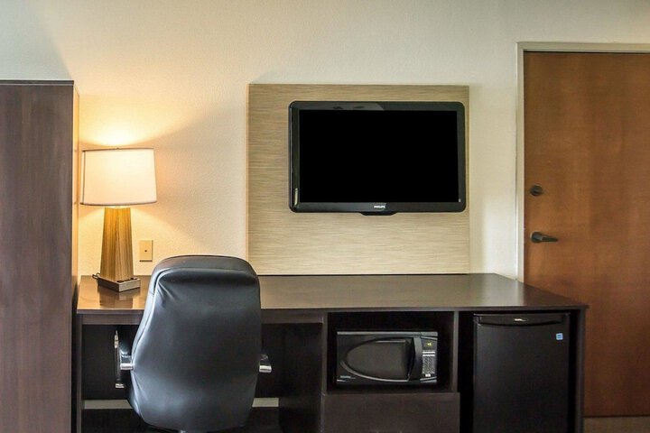 Room 16 of 33