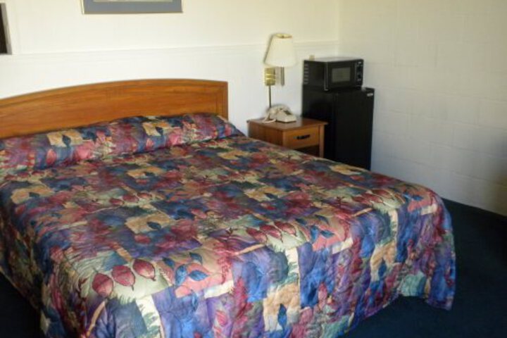 BUDGET MOTEL