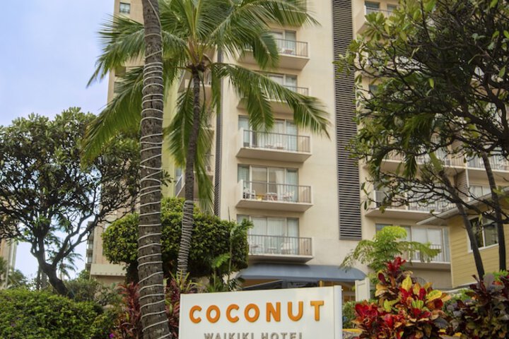 Coconut Waikiki Hotel