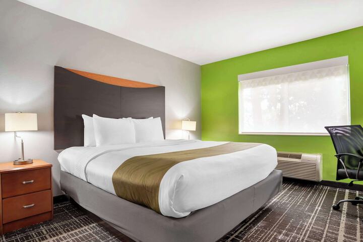 Room 15 of 38