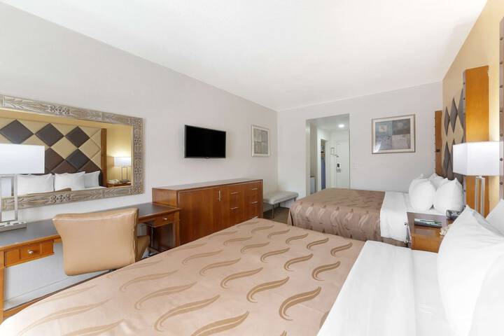 Room 52 of 81