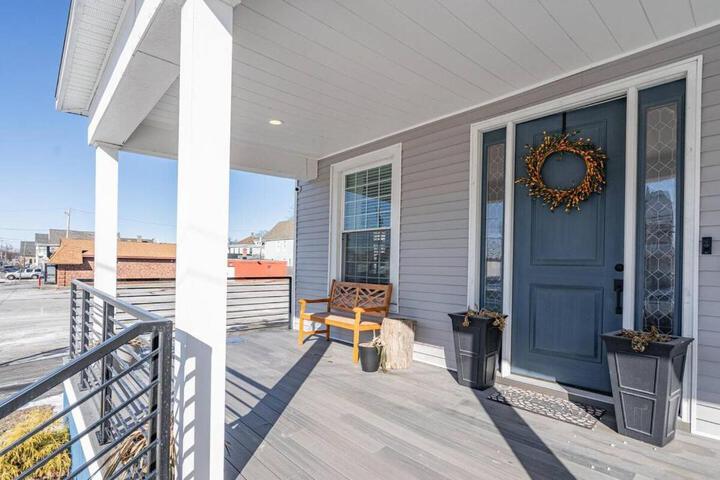 Modern 3 Bed Apt Parking W D
