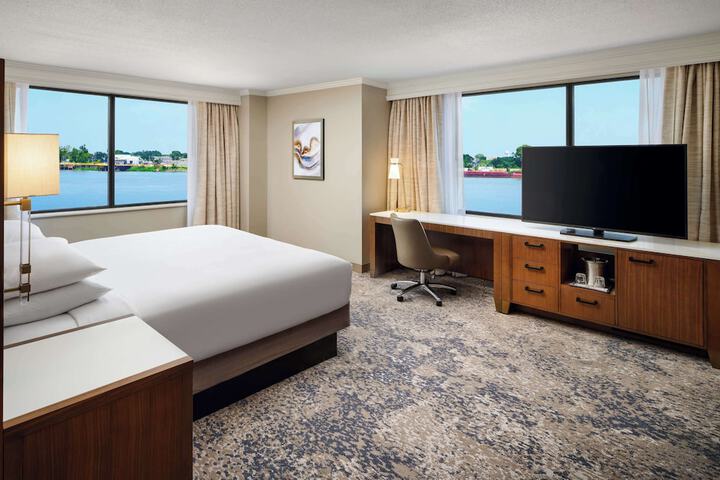 Hilton New Orleans Riverside