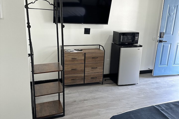 Room 13 of 35