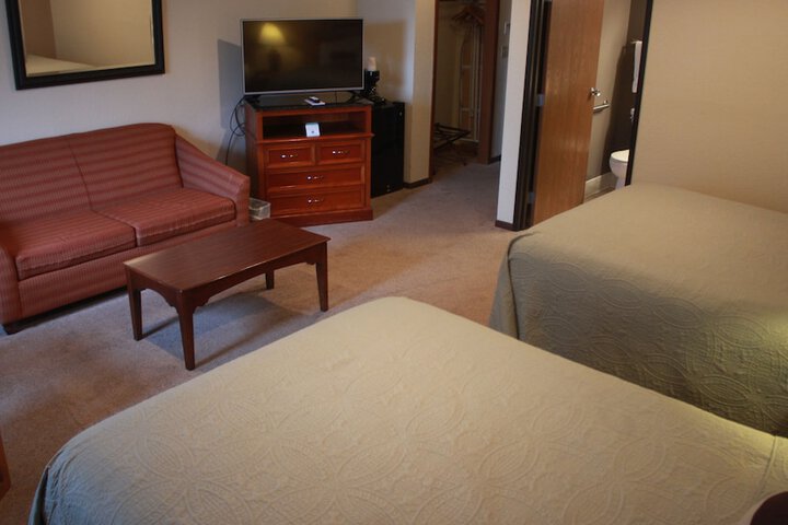 Shawano Four Seasons Hotel