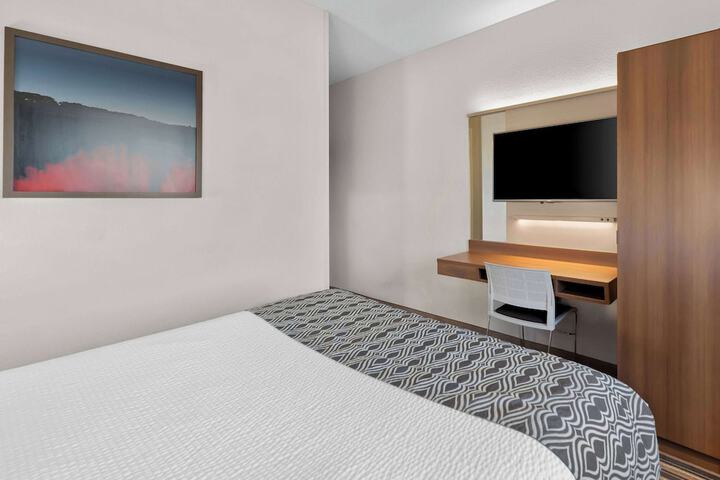 Microtel Inn & Suites by Wyndham Sweetwater