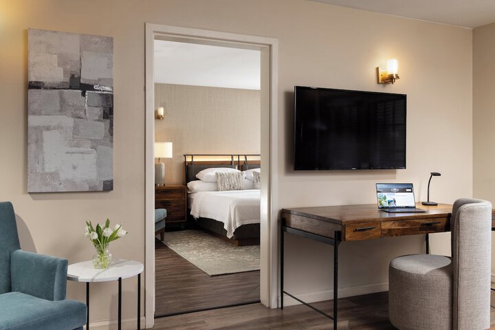 Meadowbrook Inn