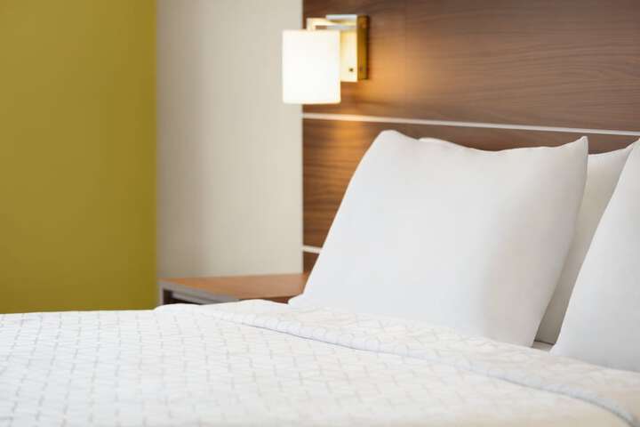 Holiday Inn Express & Suites Philadelphia - Mt. Laurel by IHG