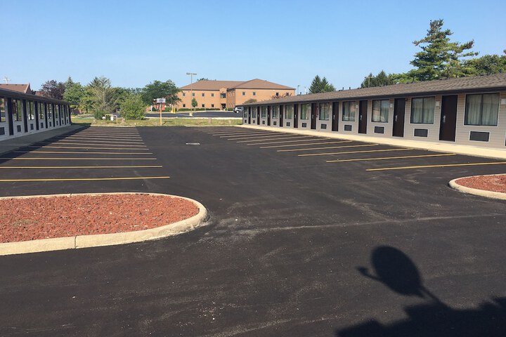 Super 9 Motel