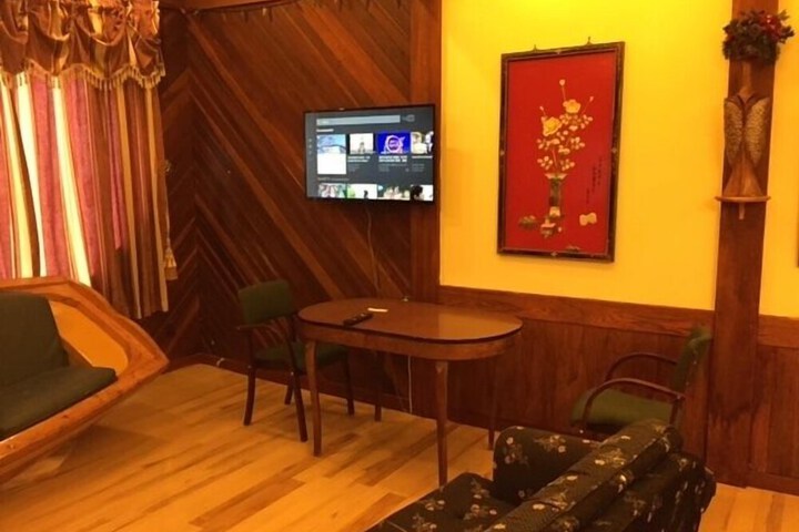Room 13 of 22