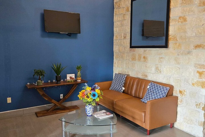 Karnes City Lodge