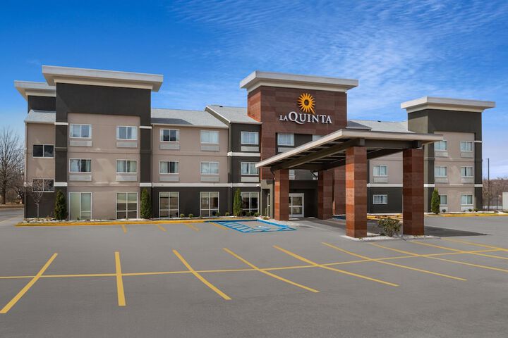La Quinta Inn & Suites by Wyndham Fayetteville