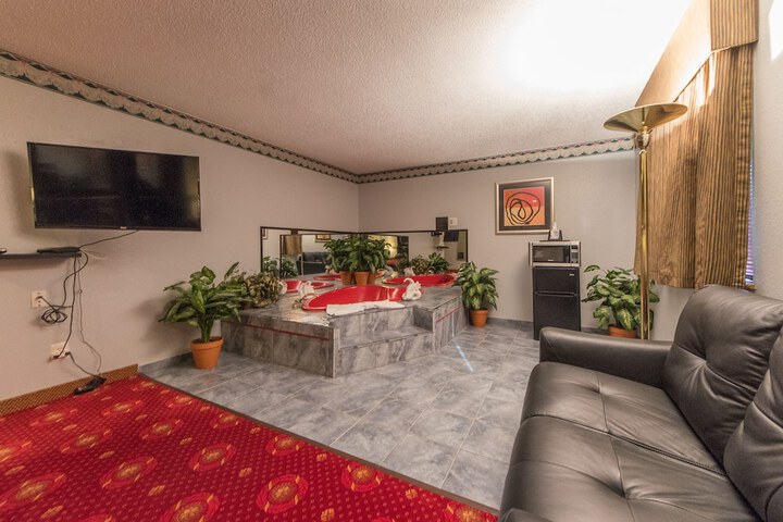 Room 7 of 19