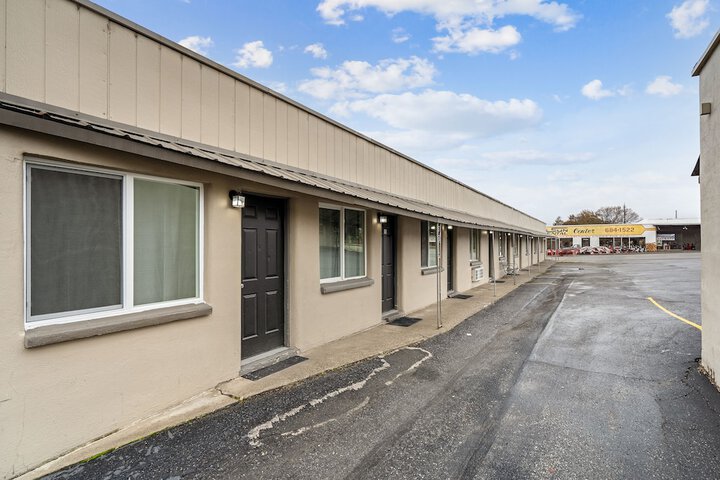 Selkirk Motel
