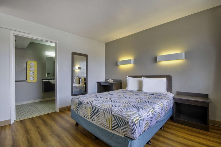 Room 42 of 43