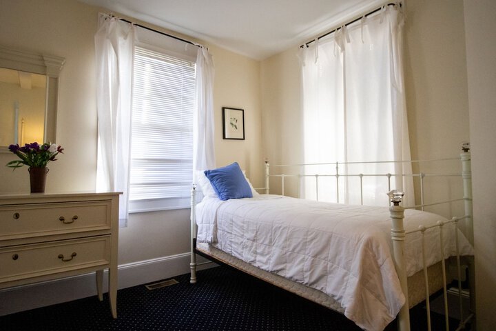 Room 25 of 81