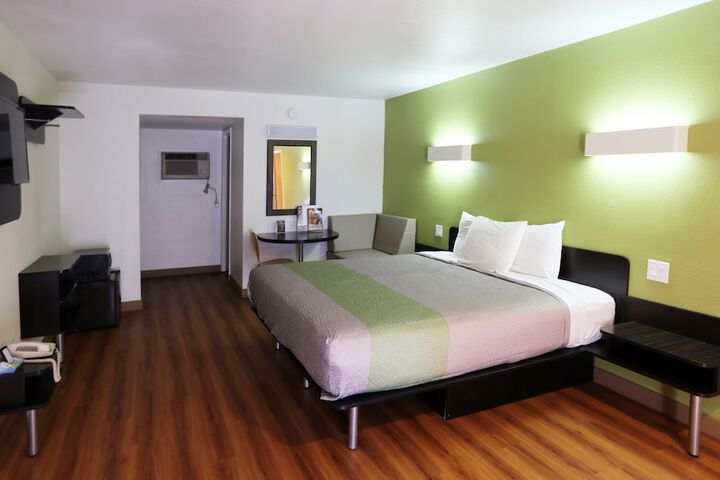 Room 31 of 39