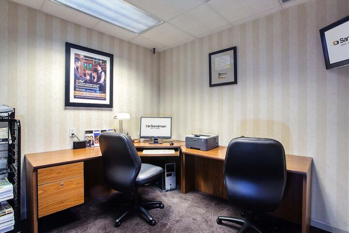 Business Center 36 of 36