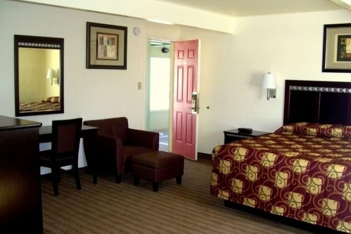 Room 30 of 41