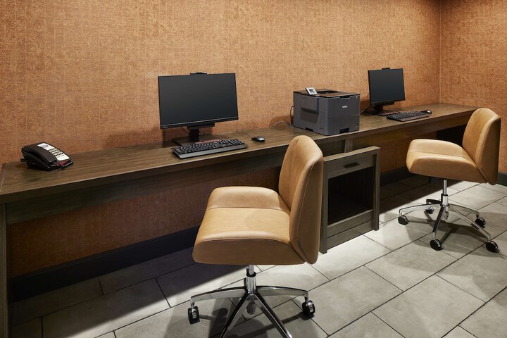 Hampton Inn Newark Airport
