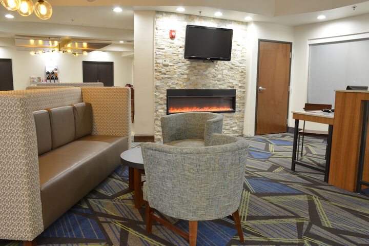 Holiday Inn Express Waterloo Cedar Falls by IHG