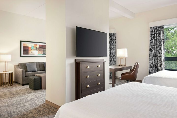 Room 30 of 46