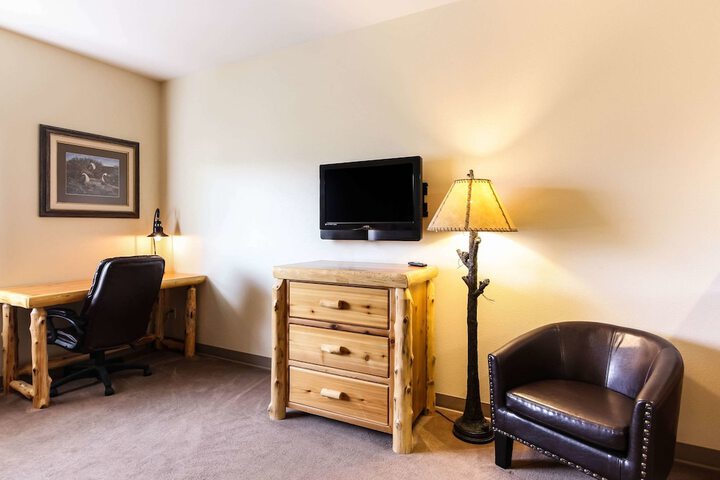 Room 18 of 28