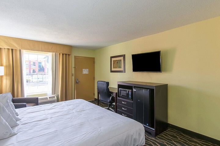Room 26 of 71