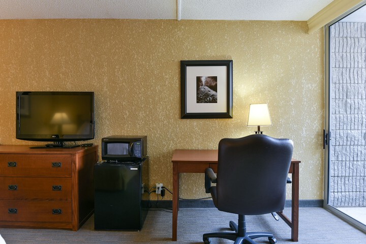 Room 17 of 61