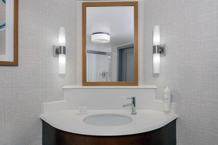 Hampton Inn Buffalo-Airport / Galleria Mall