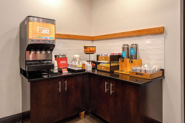 Breakfast/Coffee Service 34 of 40