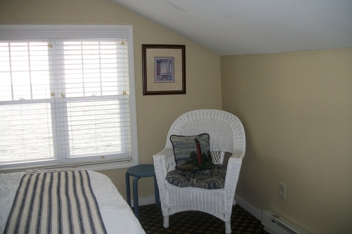 Room 53 of 109