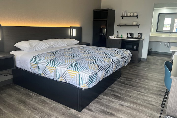 Room 53 of 56