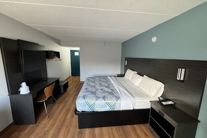 Room 35 of 44