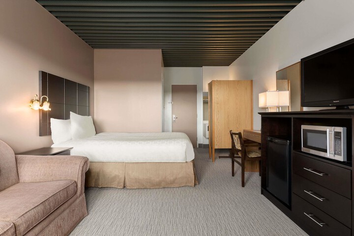 Room 12 of 15