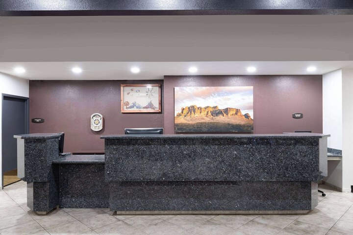 Hotel Interior 11 of 33