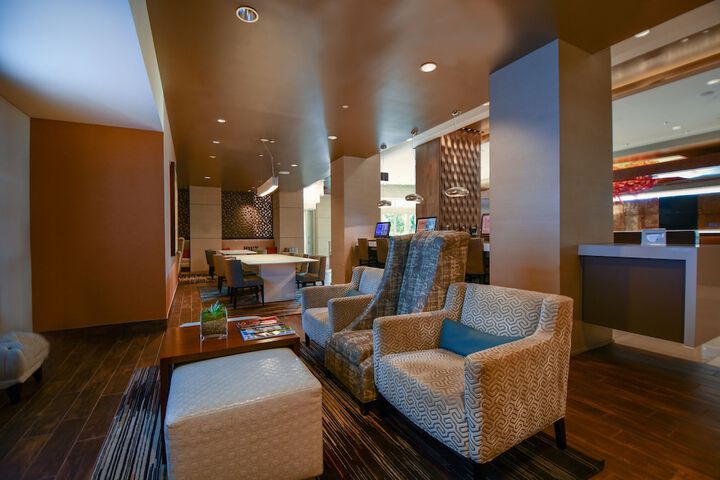 Business Center 95 of 97