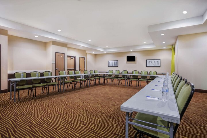 La Quinta Inn & Suites by Wyndham Beeville