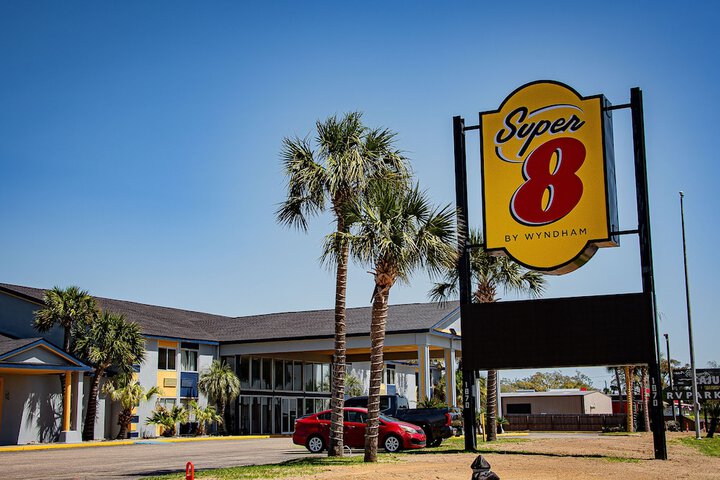 Hotel 18 of 51