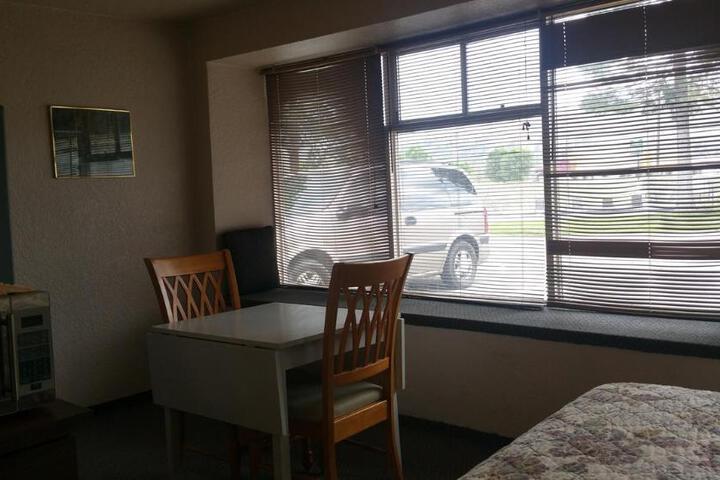 Evergreen Motel